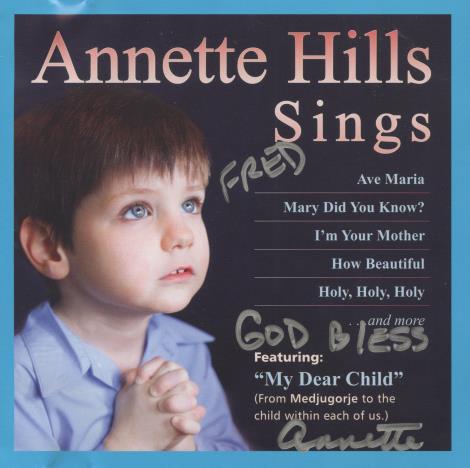 Annette Hills: Sings Signed